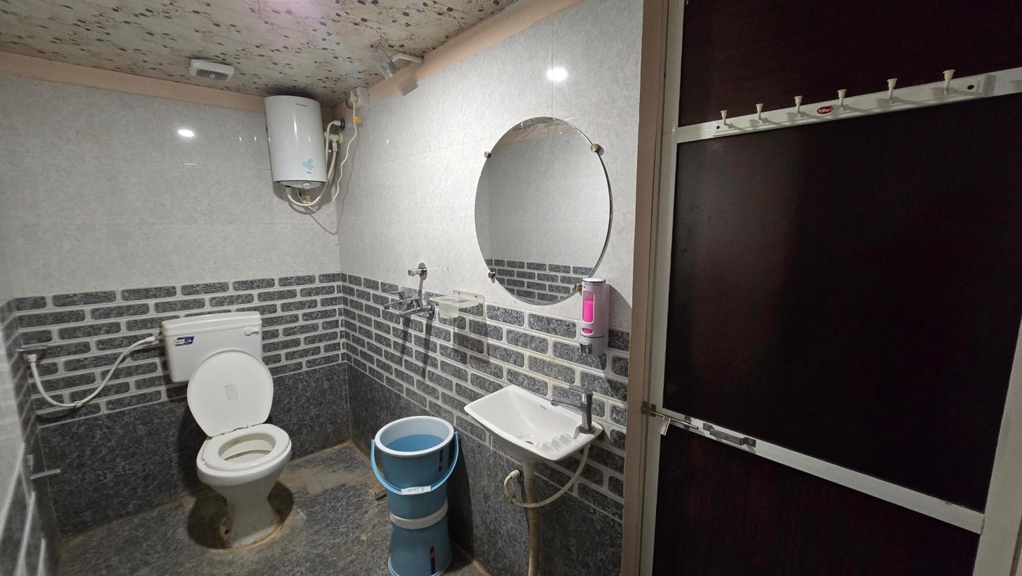 Hotel Maheshwari Green'S Ujjain Extérieur photo