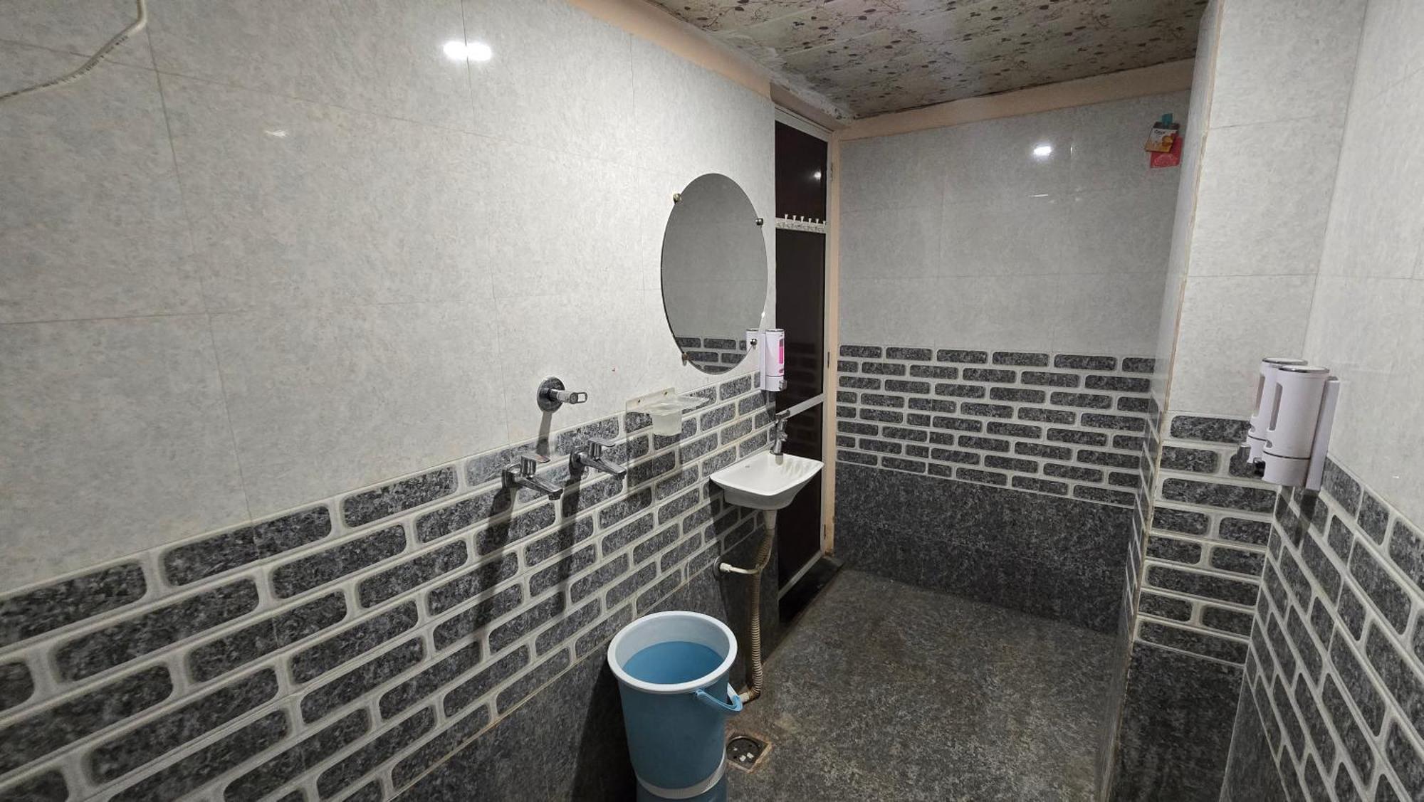 Hotel Maheshwari Green'S Ujjain Extérieur photo