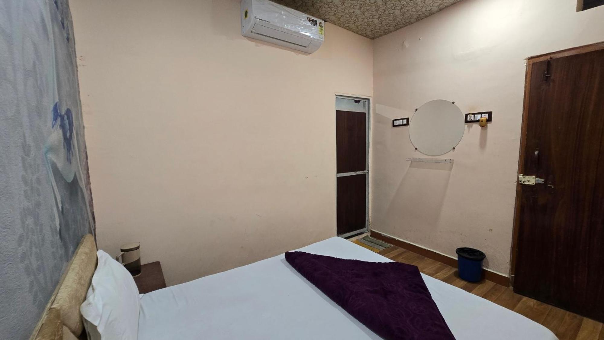 Hotel Maheshwari Green'S Ujjain Extérieur photo