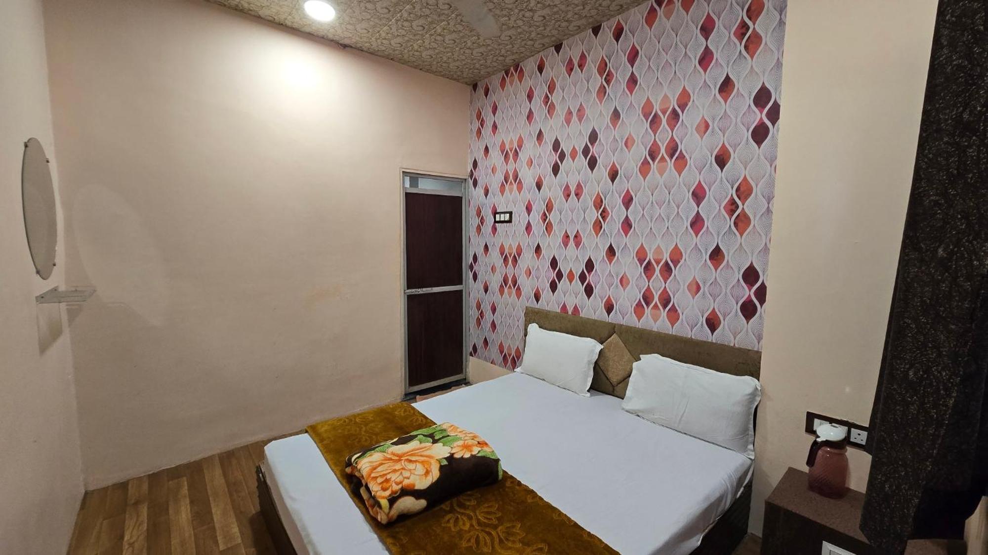 Hotel Maheshwari Green'S Ujjain Extérieur photo