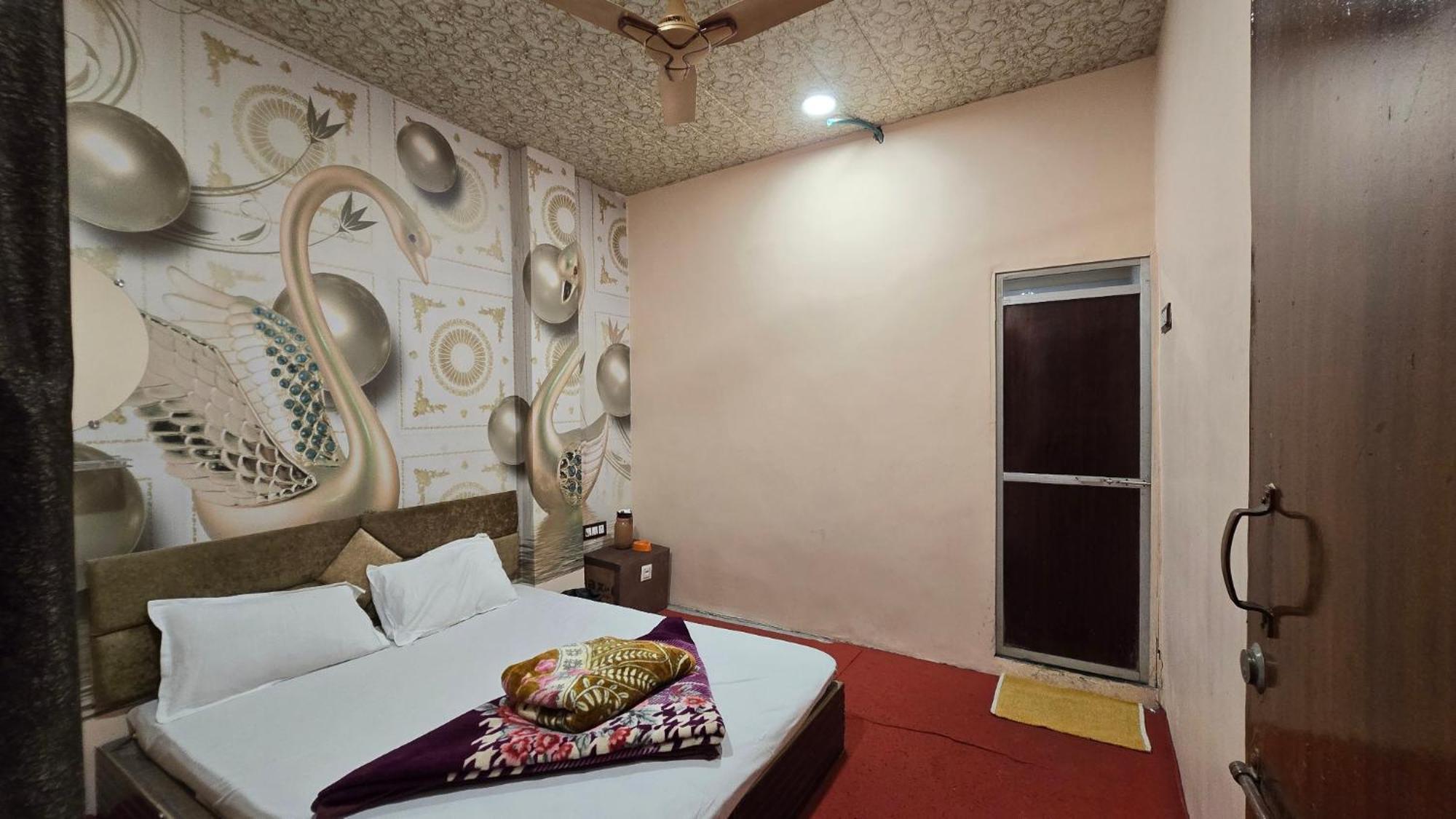 Hotel Maheshwari Green'S Ujjain Extérieur photo
