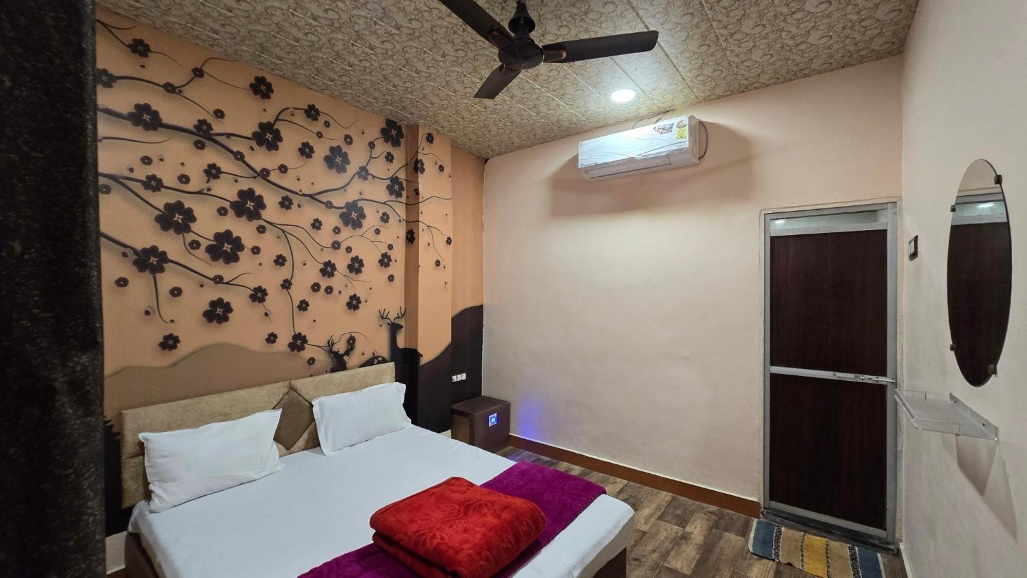 Hotel Maheshwari Green'S Ujjain Extérieur photo