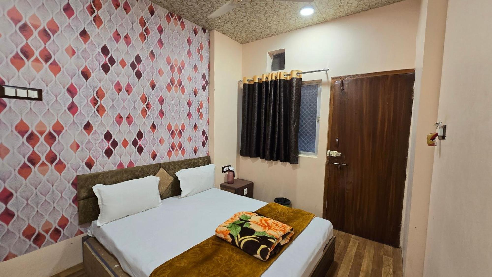 Hotel Maheshwari Green'S Ujjain Extérieur photo