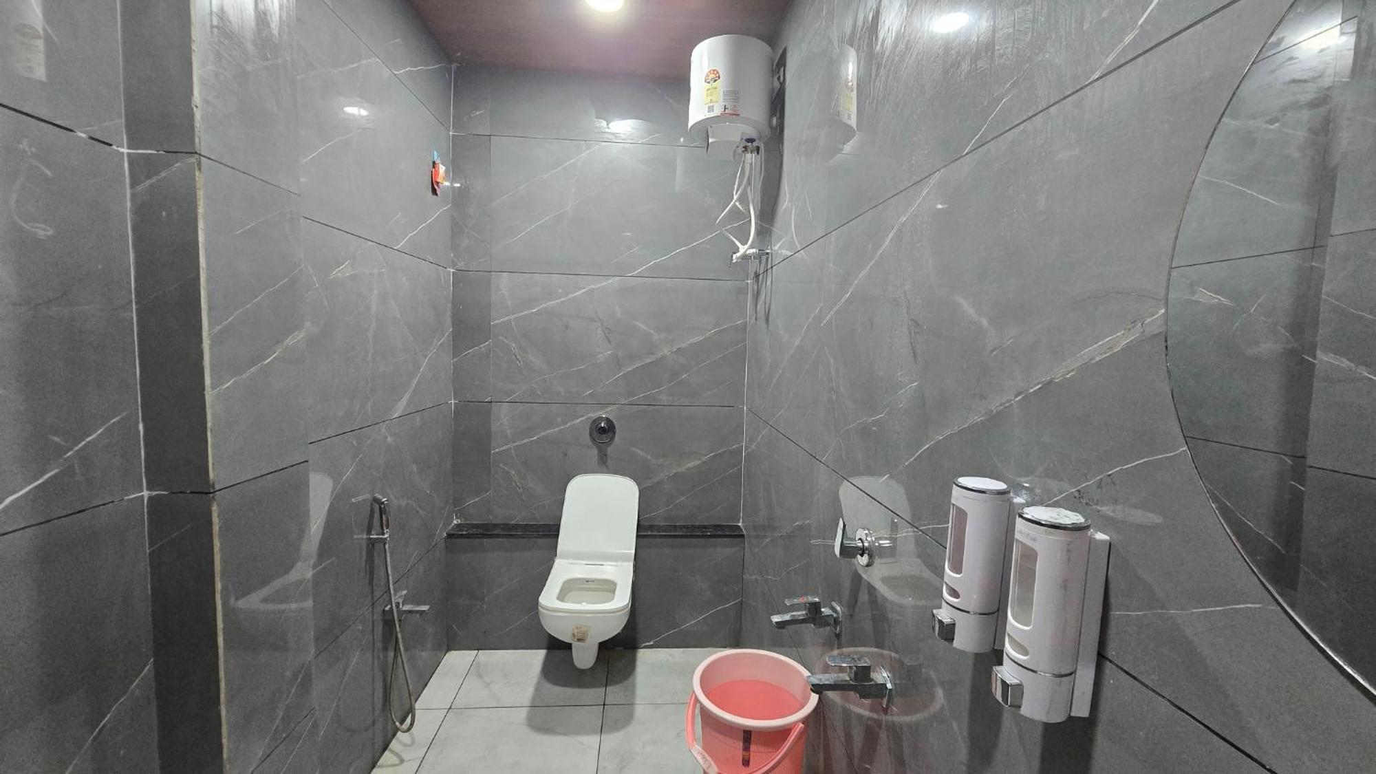 Hotel Maheshwari Green'S Ujjain Extérieur photo