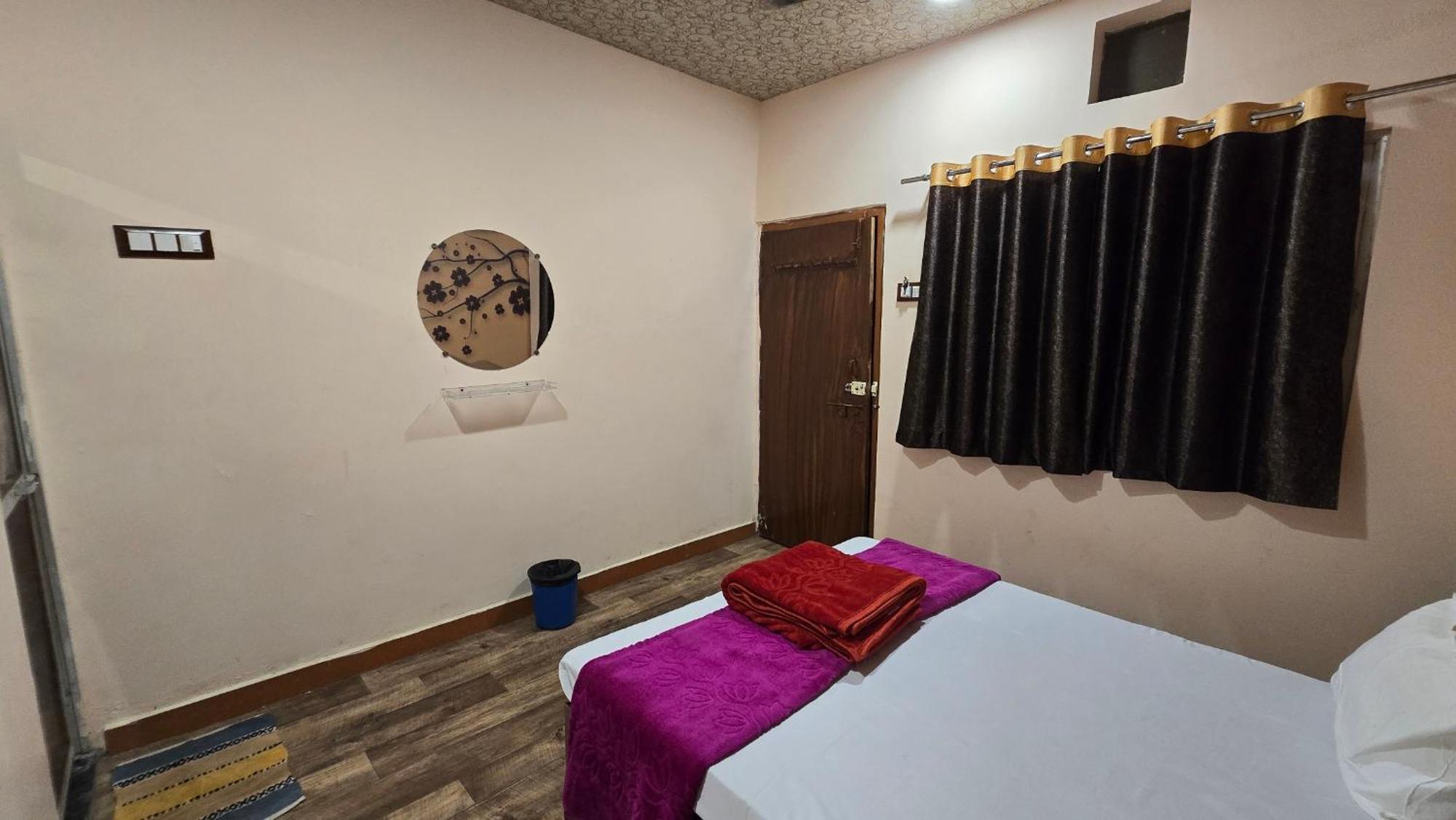 Hotel Maheshwari Green'S Ujjain Extérieur photo