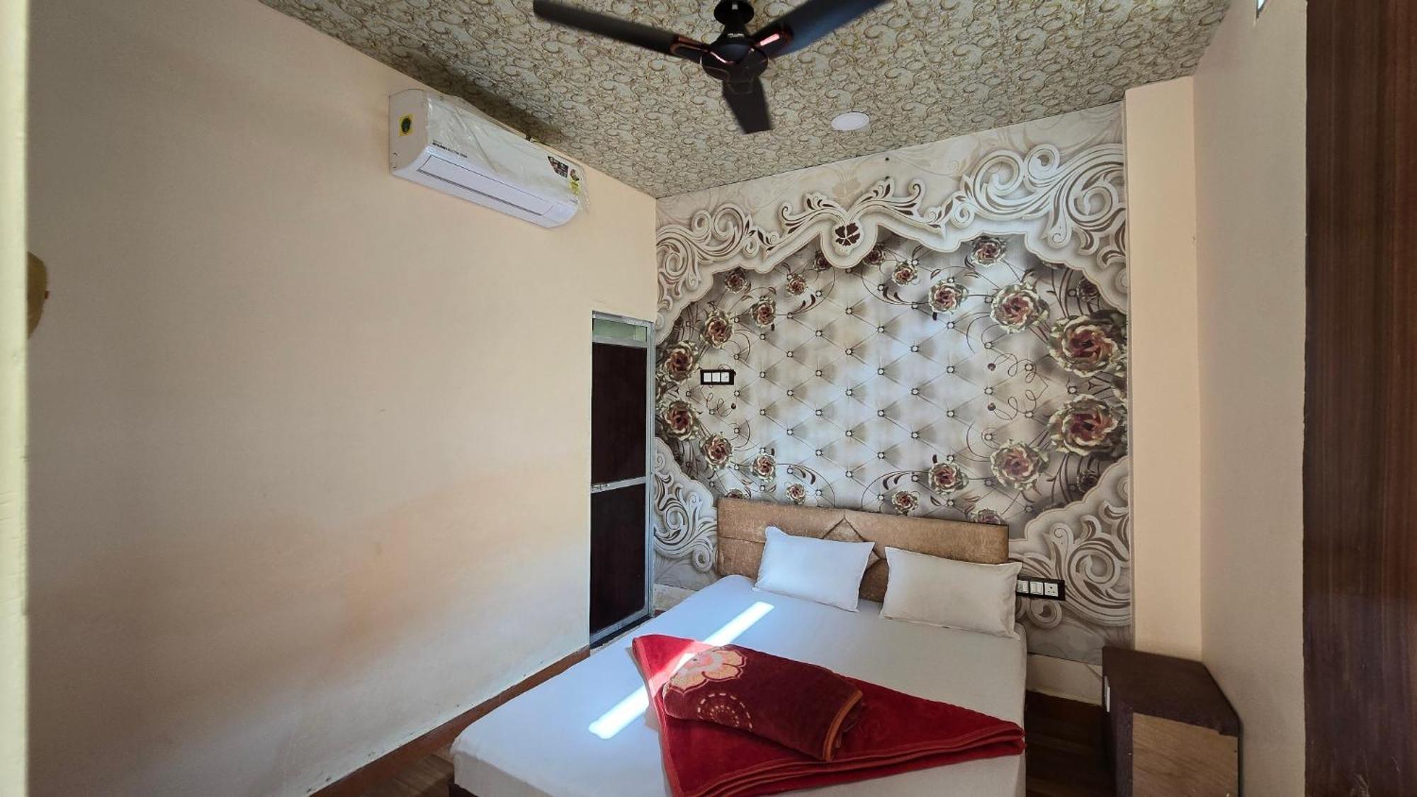 Hotel Maheshwari Green'S Ujjain Extérieur photo