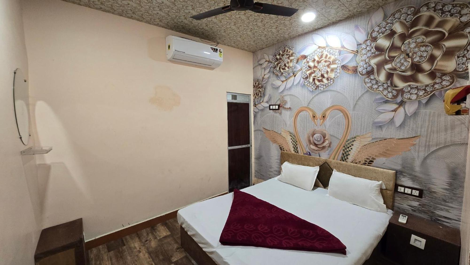 Hotel Maheshwari Green'S Ujjain Extérieur photo