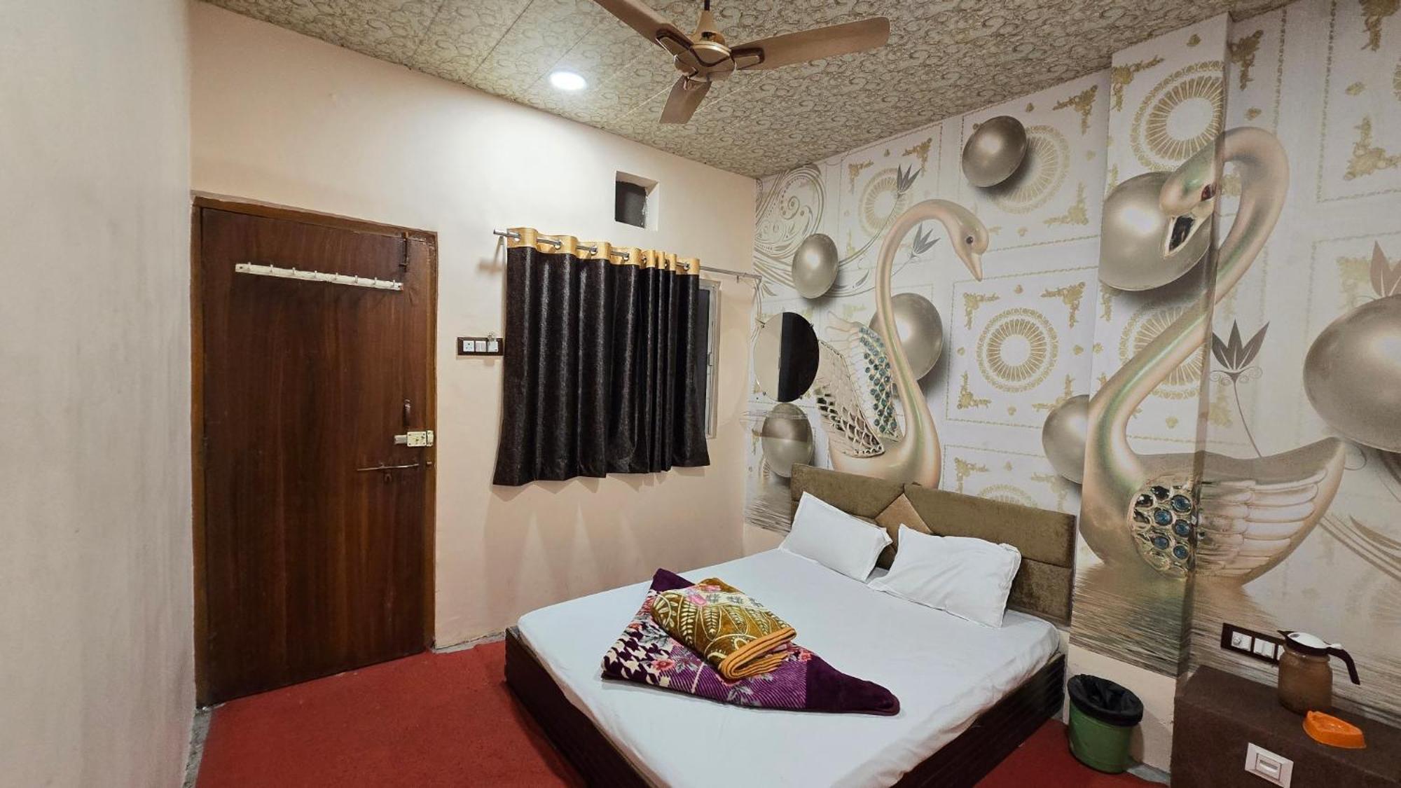 Hotel Maheshwari Green'S Ujjain Extérieur photo