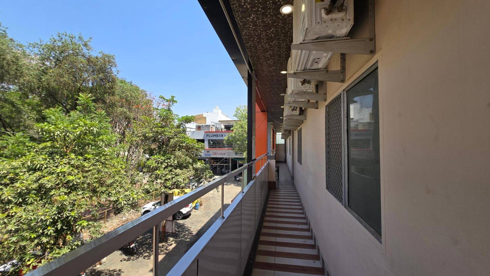 Hotel Maheshwari Green'S Ujjain Extérieur photo